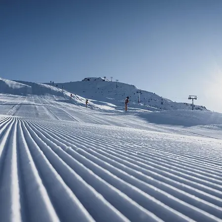 National By Mountain فندق