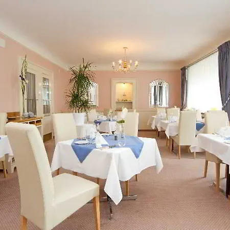 فندق National By Mountain 3*