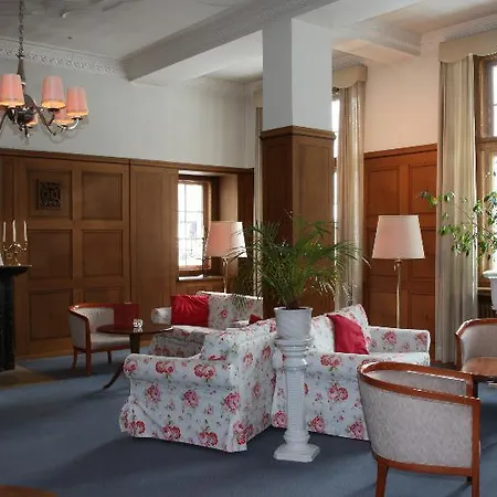 National By Mountain فندق