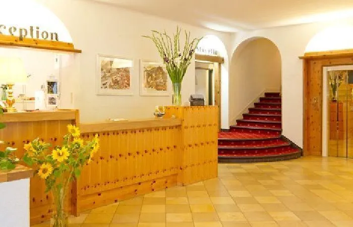 Hotel National By Mountain 3*