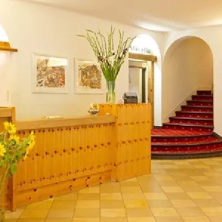 Szálloda National By Mountain 3*